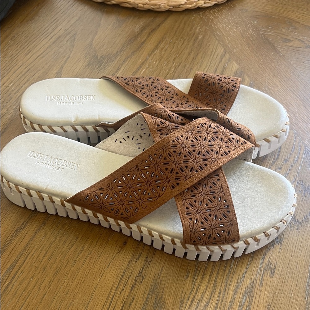 Ilse Jacobsen Tan Laser-Cut Crisscross Slide Sandals